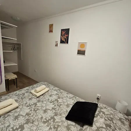 Apartment Lela - Self Check-In And Check-Out Otočac Buitenkant foto